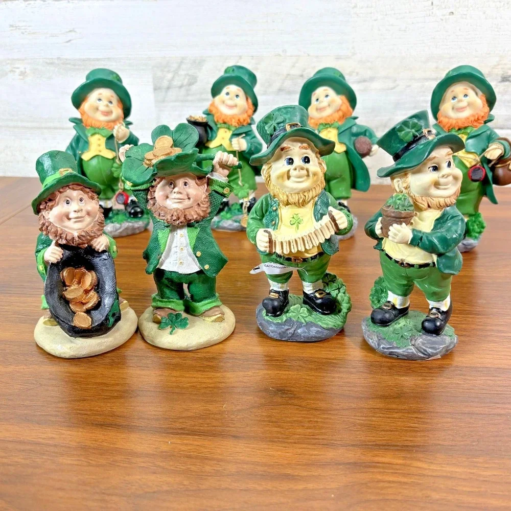 Vintage Christmas Leprechauns Pot of Gold and Shamrock. 4' to 6